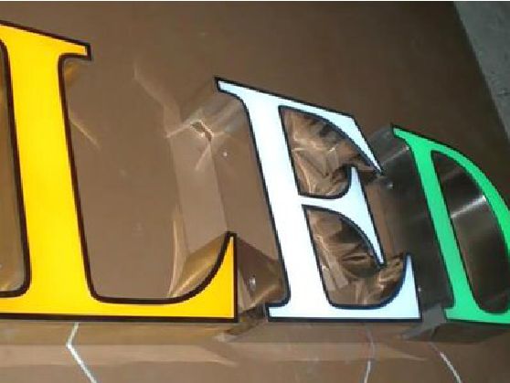 安庆介绍LED招牌的基础知识。